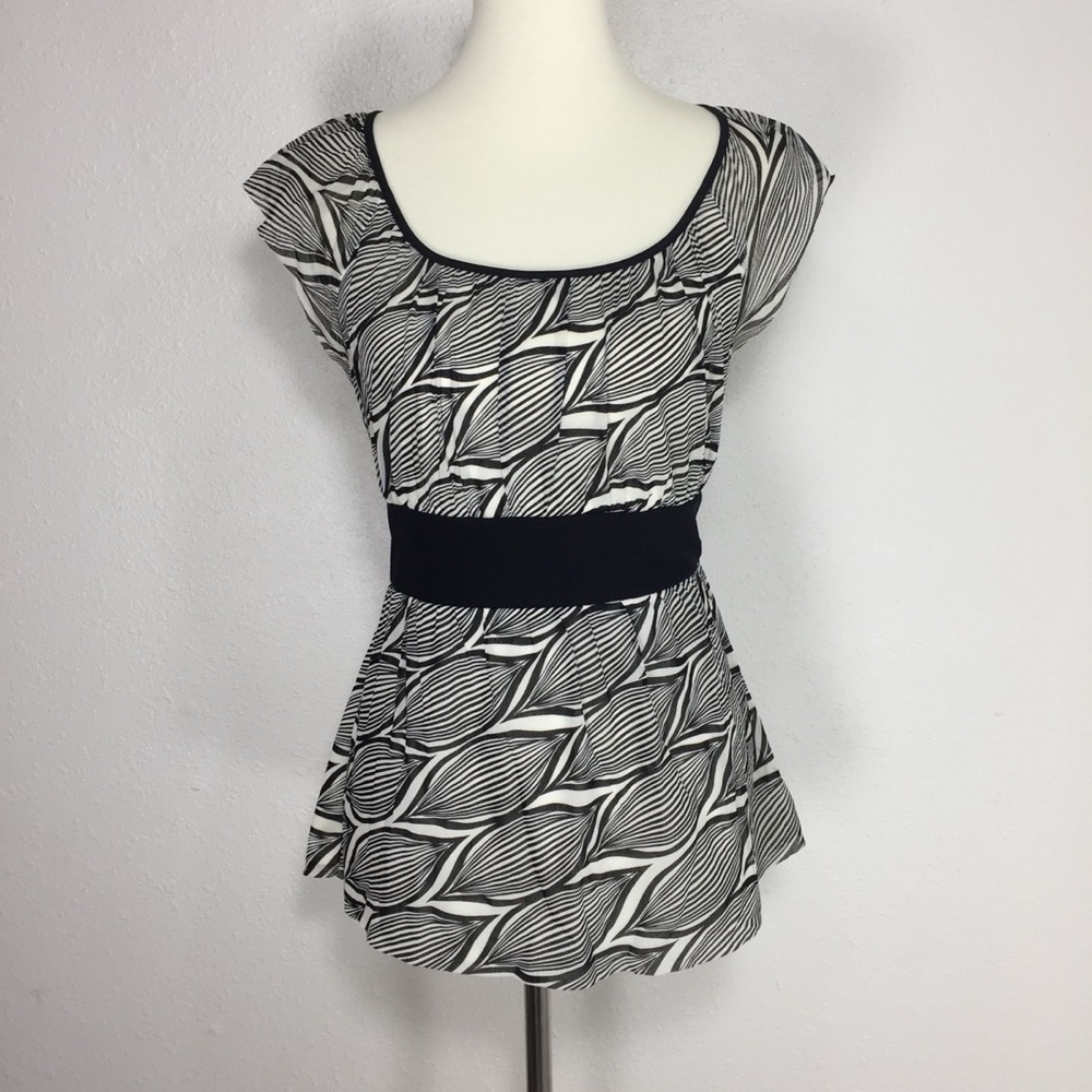 Sleeveless Black White Leaf Print Scoop Neck Tie Waist Knit Dressy Top